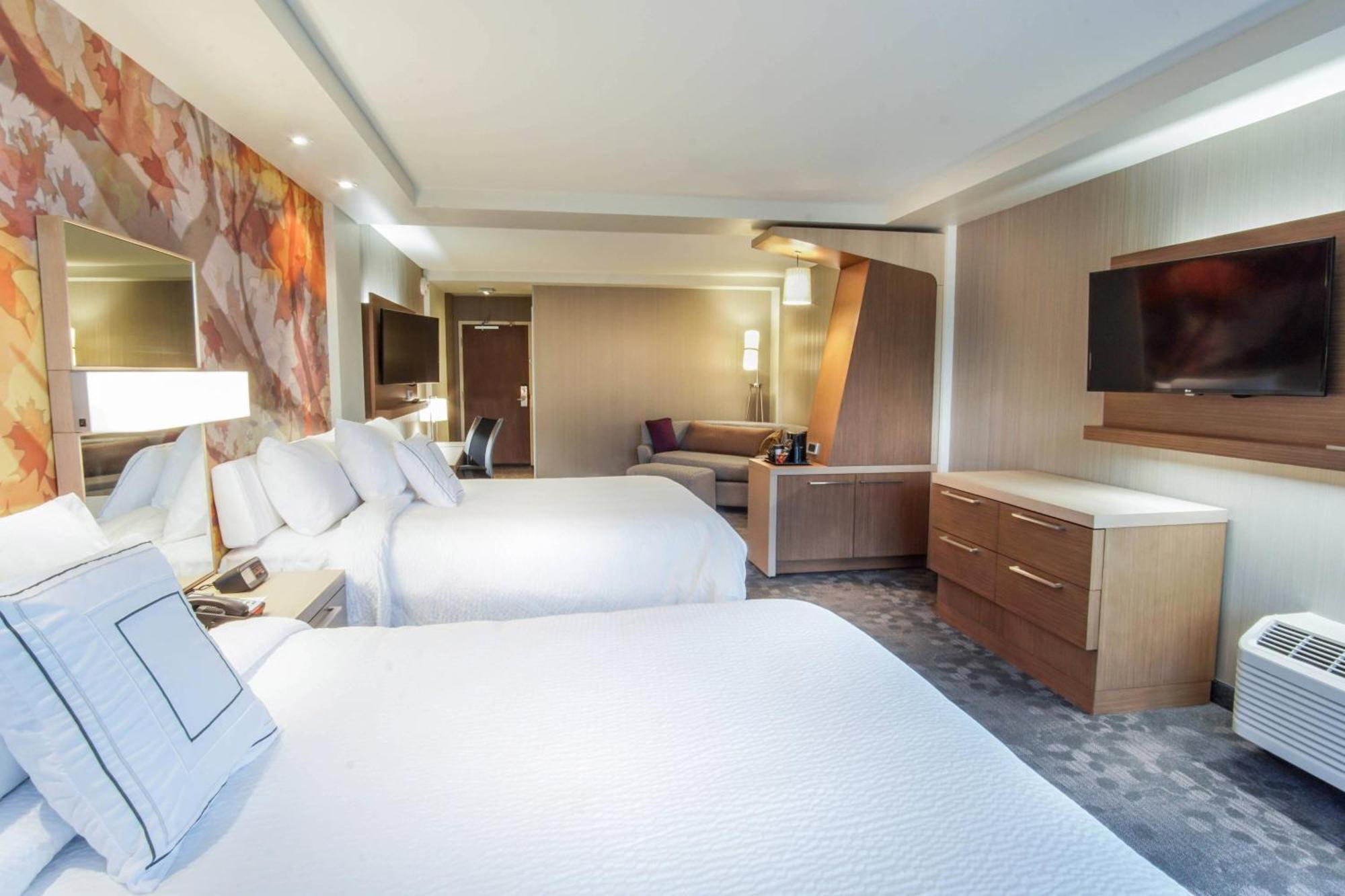 Courtyard By Marriott Lenox Berkshires Hotel Exterior photo