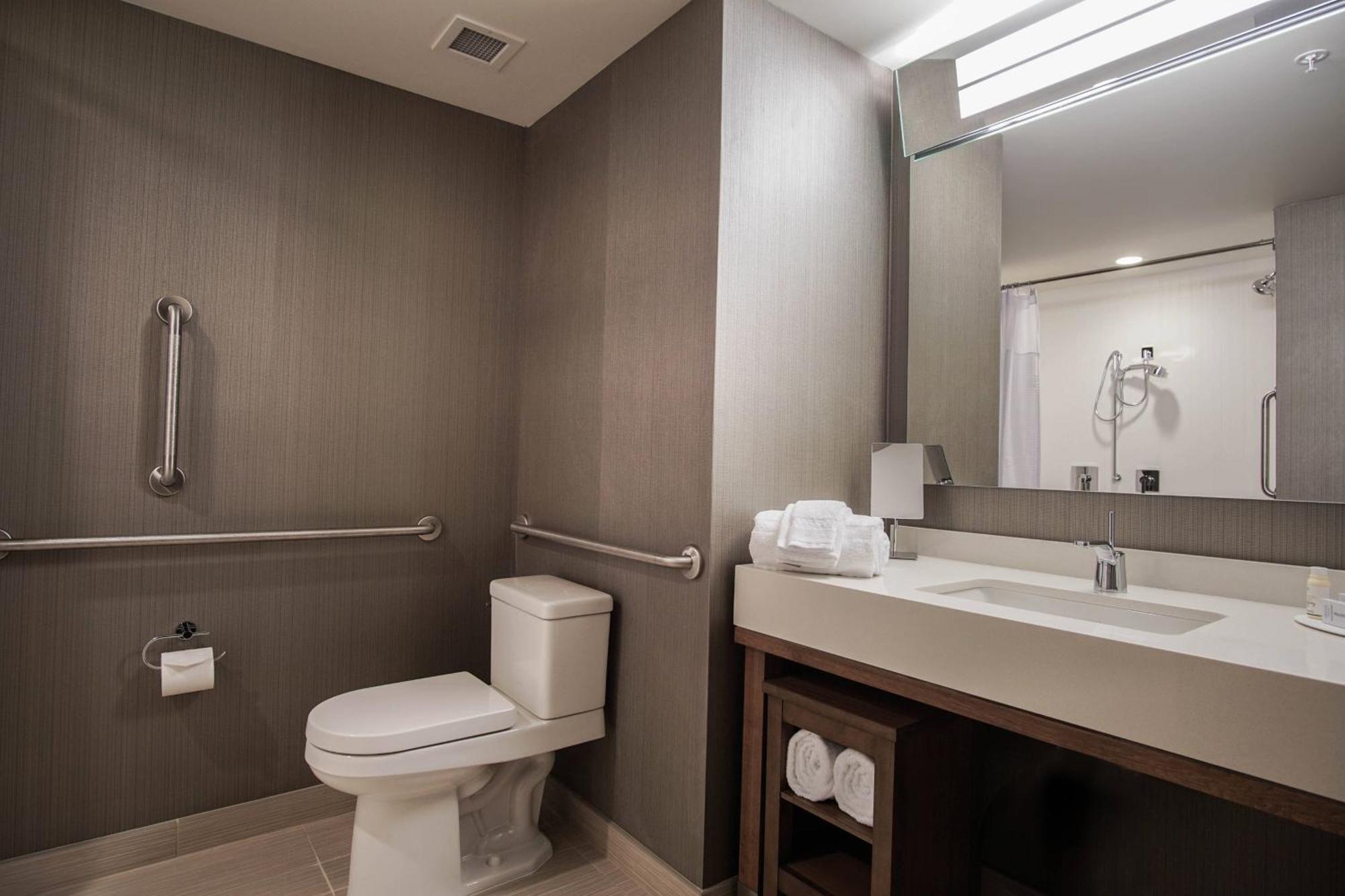 Courtyard By Marriott Lenox Berkshires Hotel Exterior photo
