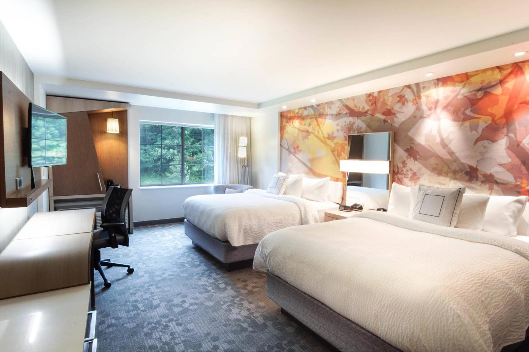 Courtyard By Marriott Lenox Berkshires Hotel Exterior photo